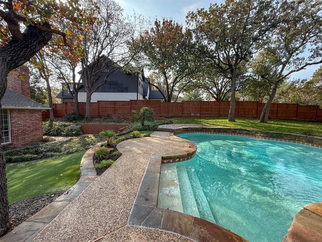 429 Remington Drive E, Highland Village, TX 75077