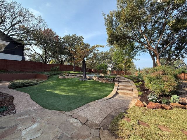 429 Remington Drive E, Highland Village, TX 75077