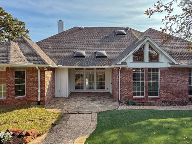 429 Remington Drive E, Highland Village, TX 75077