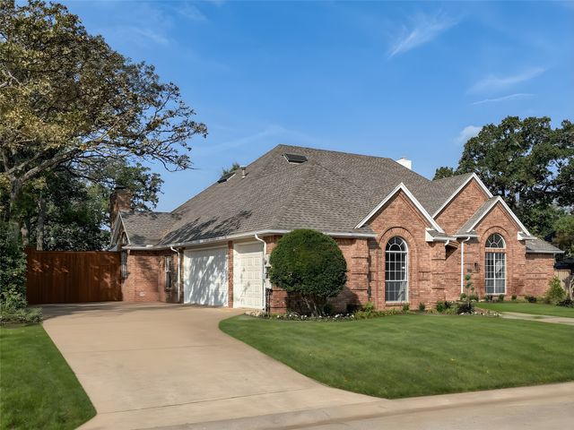 429 Remington Drive E, Highland Village, TX 75077