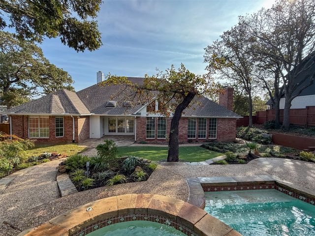 429 Remington Drive E, Highland Village, TX 75077