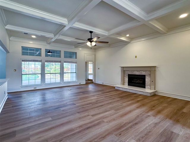 429 Remington Drive E, Highland Village, TX 75077