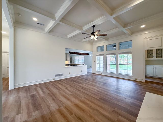 429 Remington Drive E, Highland Village, TX 75077