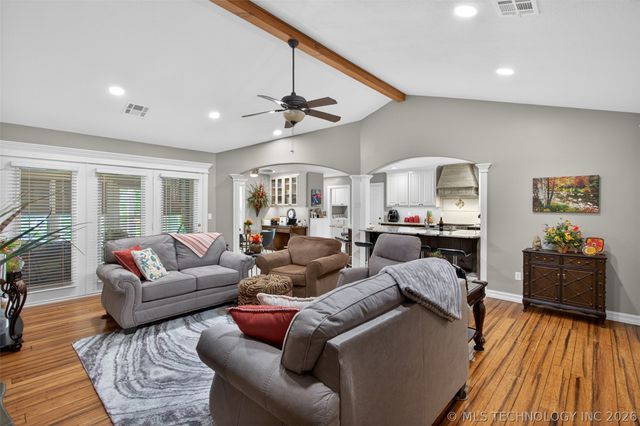 204 Gist Drive, Pryor, OK 74361