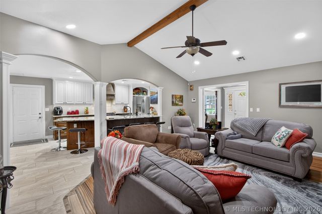 204 Gist Drive, Pryor, OK 74361