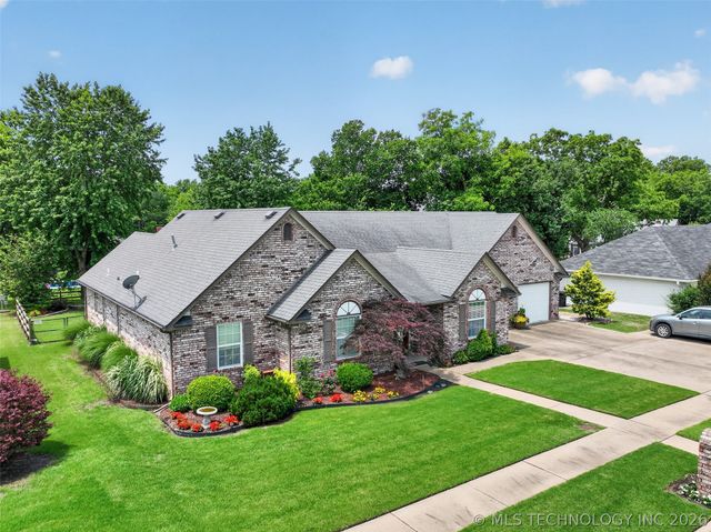 204 Gist Drive, Pryor, OK 74361