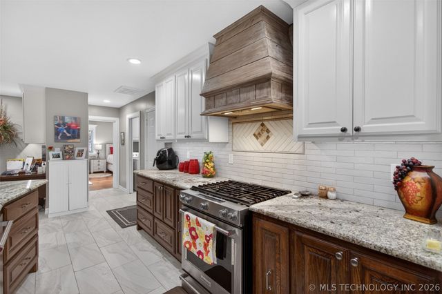 204 Gist Drive, Pryor, OK 74361