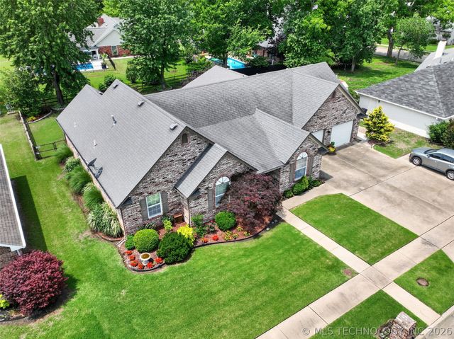 204 Gist Drive, Pryor, OK 74361