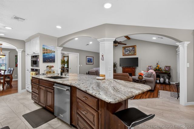 204 Gist Drive, Pryor, OK 74361