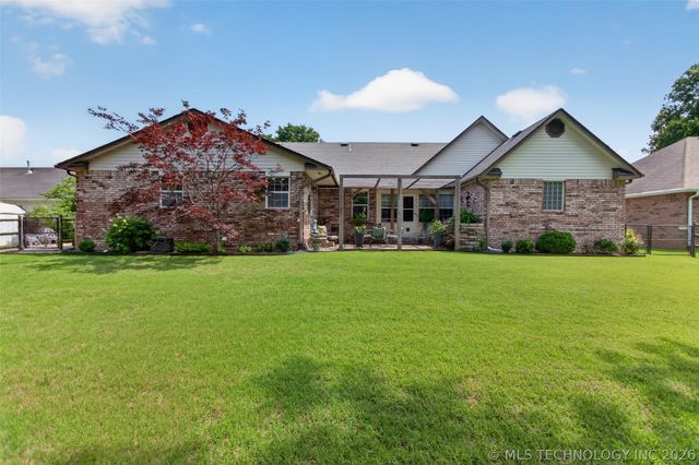 204 Gist Drive, Pryor, OK 74361
