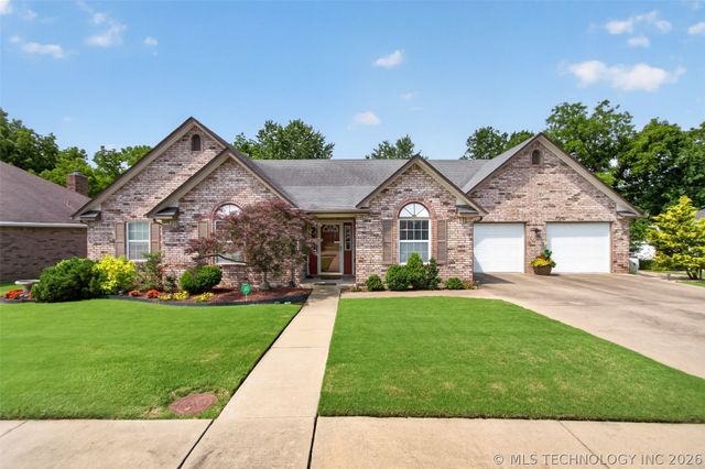 204 Gist Drive, Pryor, OK 74361