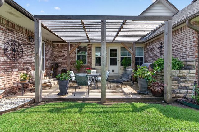 204 Gist Drive, Pryor, OK 74361
