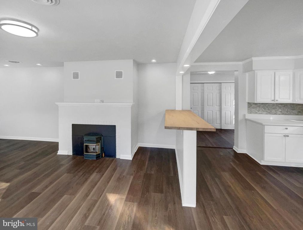 Image 10 of property listing at 1101 PINE LN, Accokeek, MD 20607