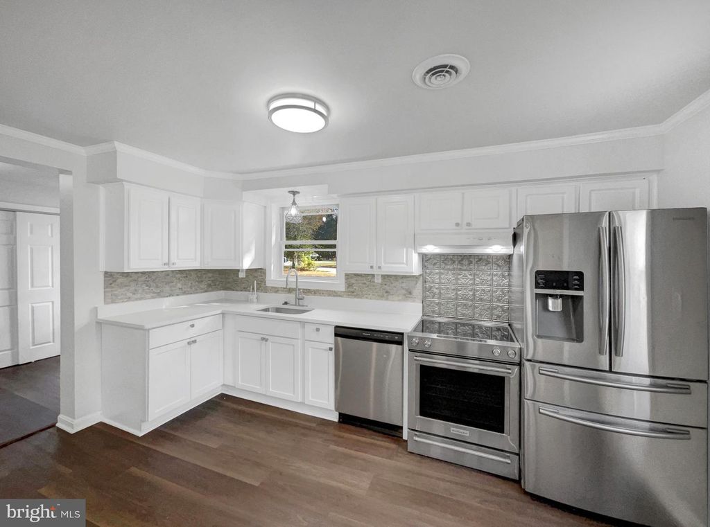 Image 11 of property listing at 1101 PINE LN, Accokeek, MD 20607