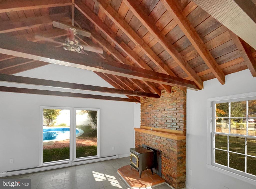 Image 18 of property listing at 1101 PINE LN, Accokeek, MD 20607