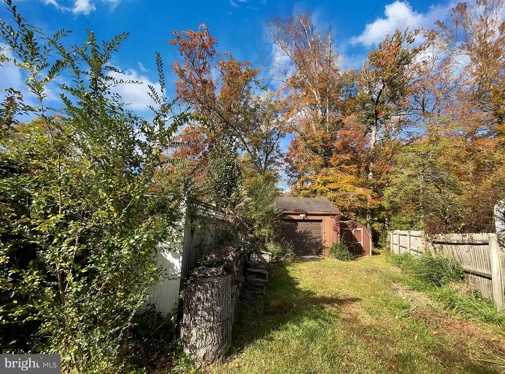 Image 33 of property listing at 1101 PINE LN, Accokeek, MD 20607