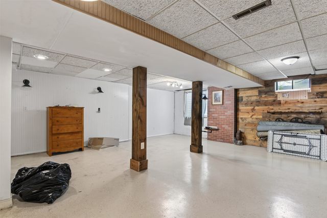 713 2nd Street SE, Altoona, IA 50009