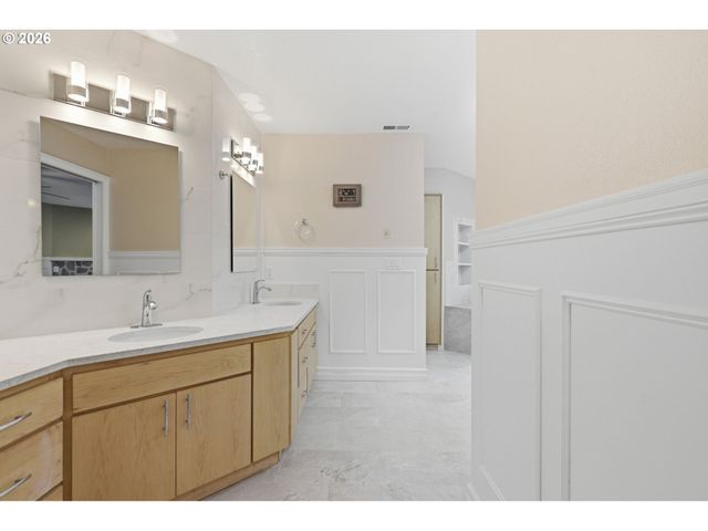 7100 Ne 151ST Cir, Vancouver, WA 98686