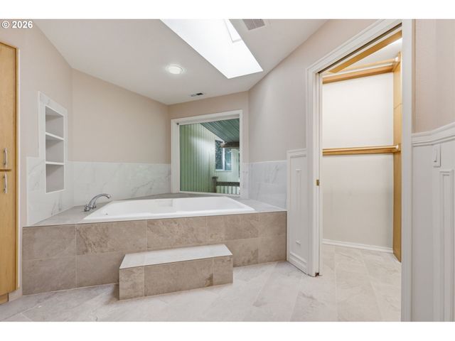 7100 Ne 151ST Cir, Vancouver, WA 98686