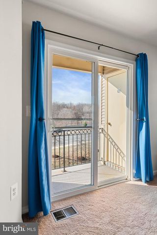 15529 JOHN DISKIN CIR, Woodbridge, VA 22191