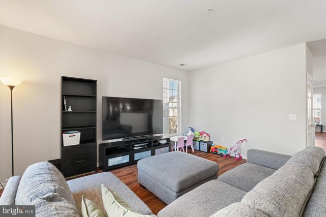 15529 JOHN DISKIN CIR, Woodbridge, VA 22191