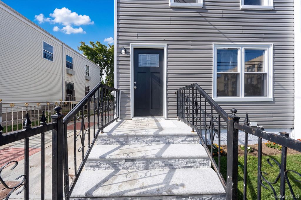 15417 108th Avenue, Jamaica, NY 11433 — photo 4