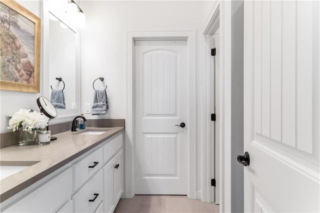 3116 SW Arbortree Drive, Lee's Summit, MO 64082