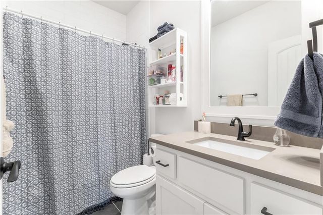 3116 SW Arbortree Drive, Lee's Summit, MO 64082