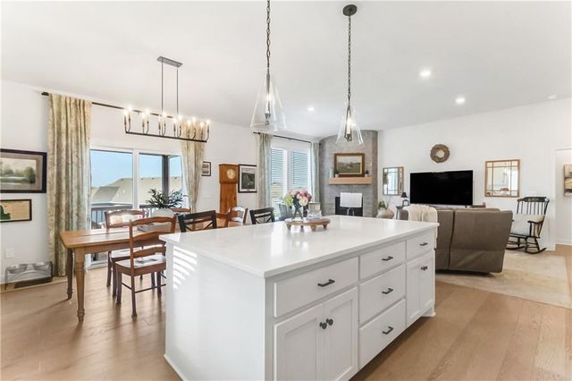 3116 SW Arbortree Drive, Lee's Summit, MO 64082