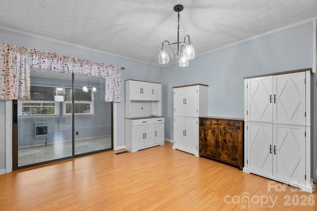 335 Eastview Place NW, Lenoir, NC 28645