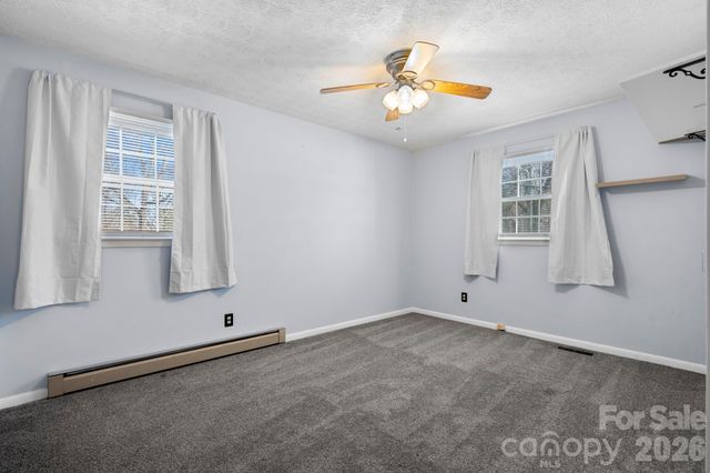 335 Eastview Place NW, Lenoir, NC 28645