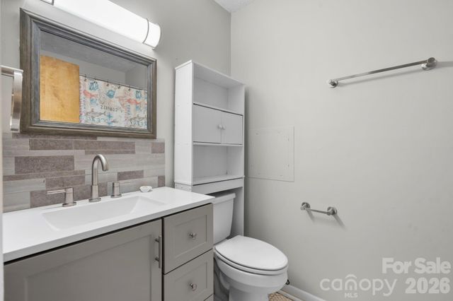 335 Eastview Place NW, Lenoir, NC 28645