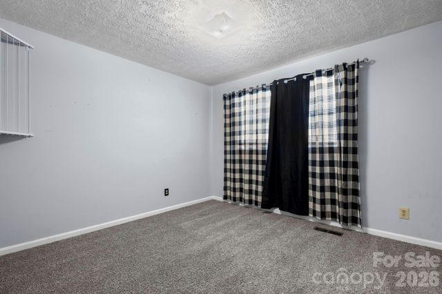 335 Eastview Place NW, Lenoir, NC 28645