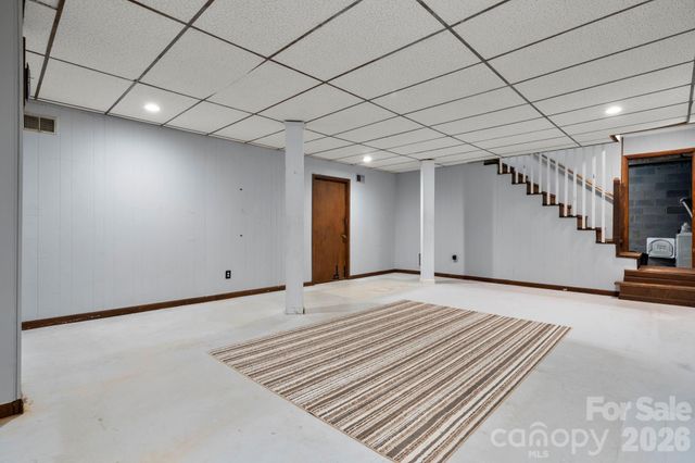 335 Eastview Place NW, Lenoir, NC 28645