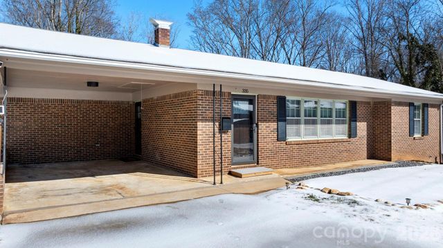 335 Eastview Place NW, Lenoir, NC 28645