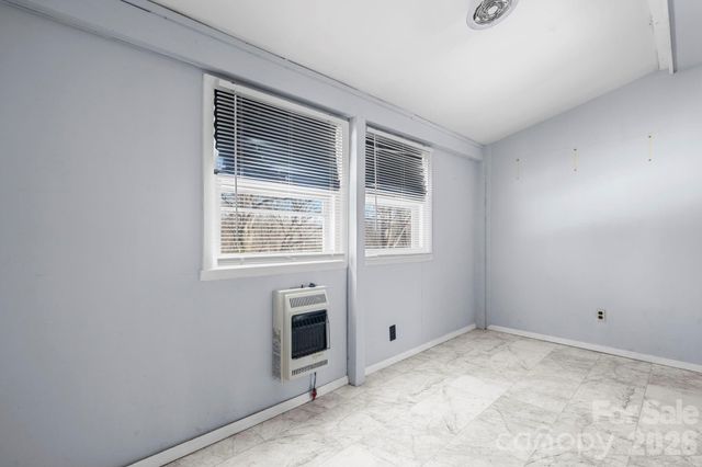 335 Eastview Place NW, Lenoir, NC 28645