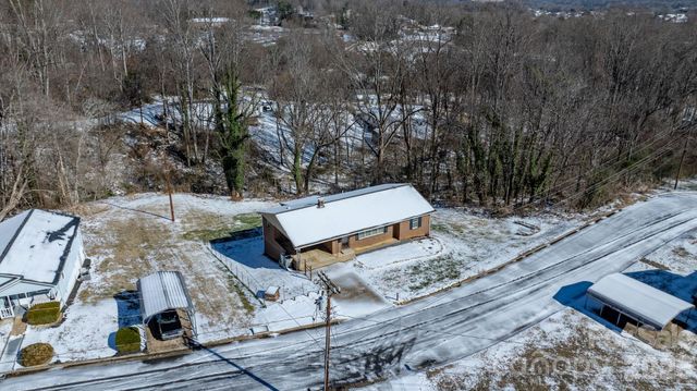 335 Eastview Place NW, Lenoir, NC 28645