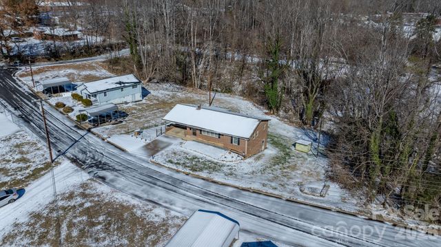 335 Eastview Place NW, Lenoir, NC 28645