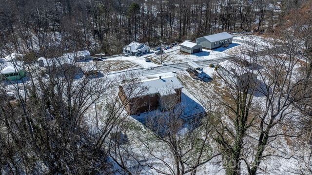 335 Eastview Place NW, Lenoir, NC 28645