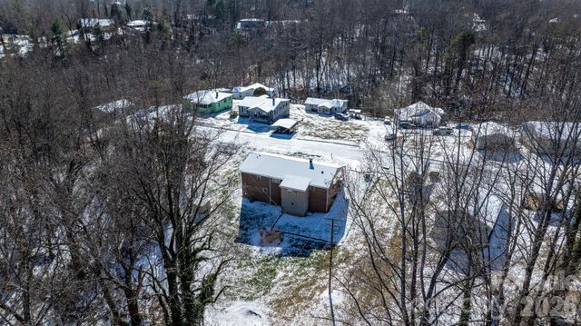 335 Eastview Place NW, Lenoir, NC 28645