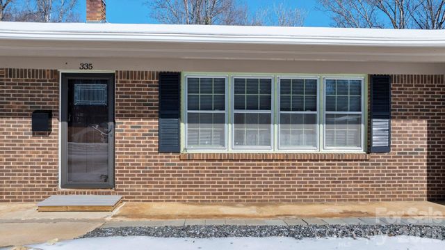 335 Eastview Place NW, Lenoir, NC 28645