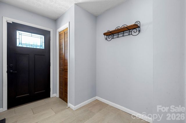 335 Eastview Place NW, Lenoir, NC 28645