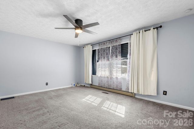 335 Eastview Place NW, Lenoir, NC 28645