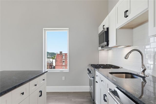 3809 Liberty Ave 401, Lawrenceville, PA 15201