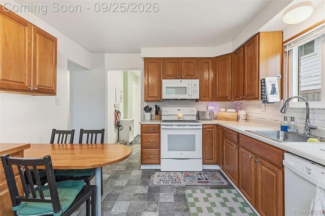 31231 Fernwood Street, Westland, MI 48186