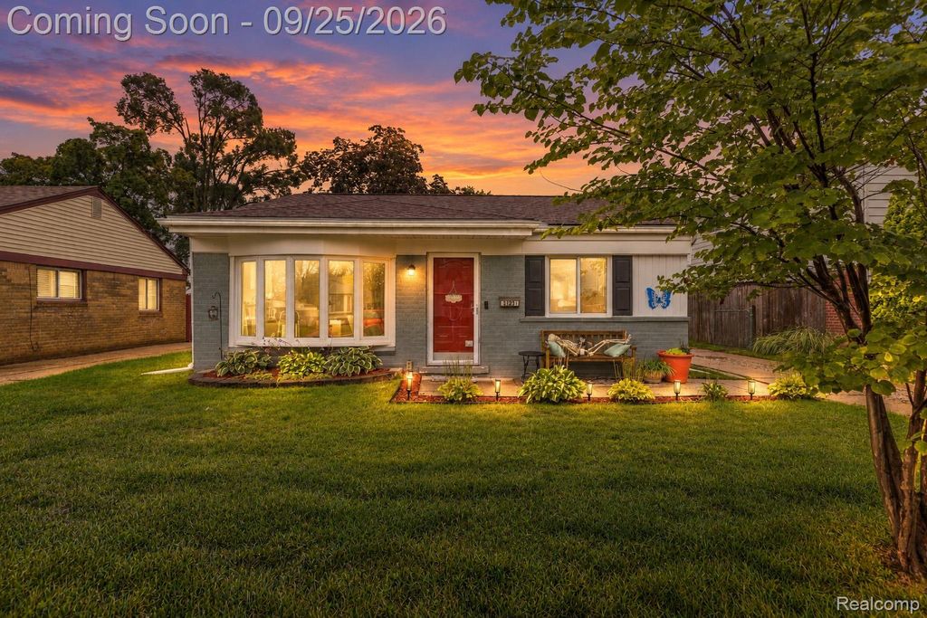 31231 Fernwood Street, Westland, MI 48186