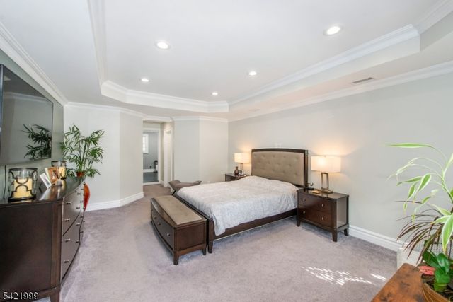 6 Melissa Dr, Totowa Boro, NJ 07512