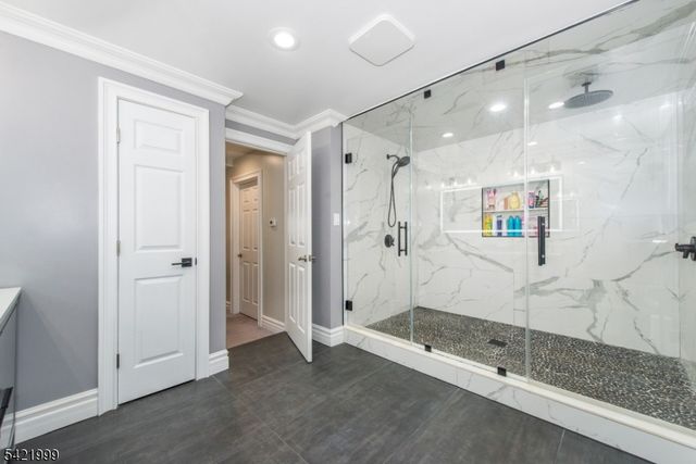 6 Melissa Dr, Totowa Boro, NJ 07512