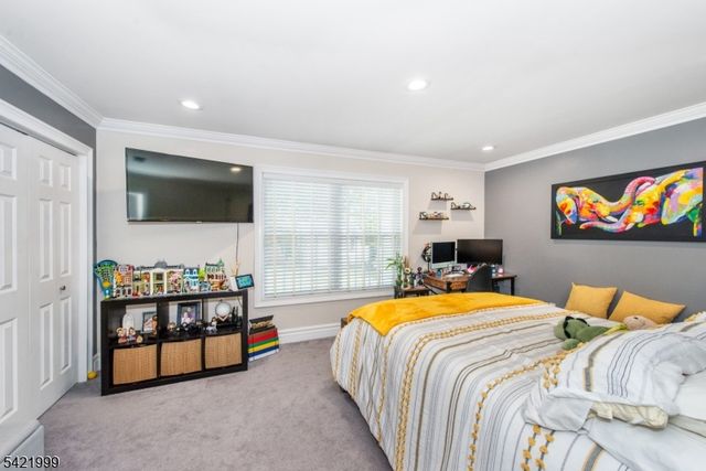 6 Melissa Dr, Totowa Boro, NJ 07512