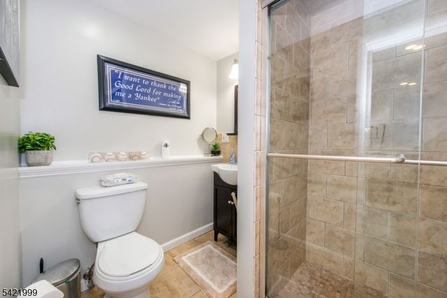 6 Melissa Dr, Totowa Boro, NJ 07512